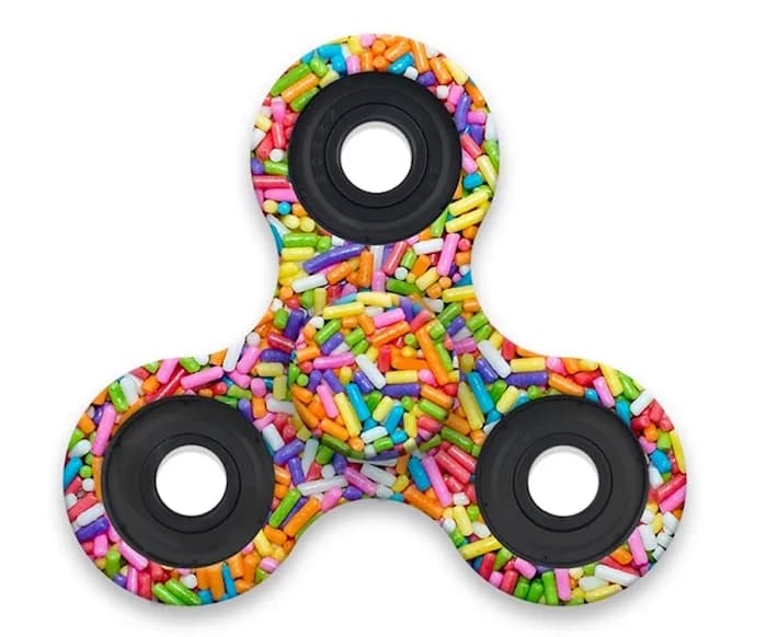 Kiedy były modne fidget spinner? Odkryj ich zaskakującą popularność