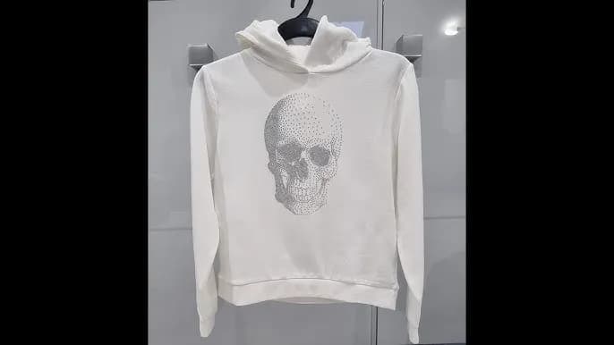 Jak przykleić kryształki do bluzy - proste sposoby na trwałe ozdoby