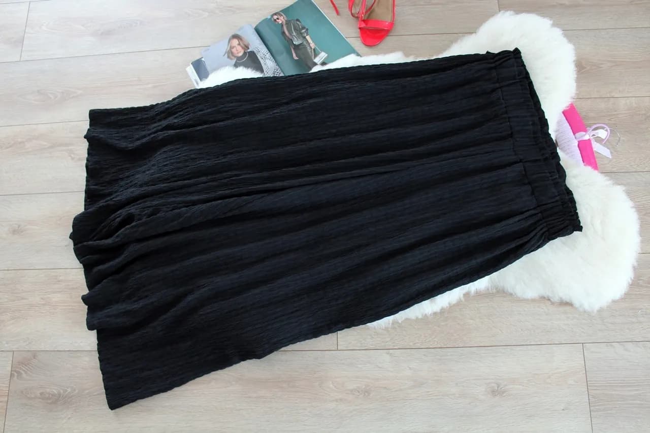 Spodnie wyglądające jak spódnica – stylowe i wygodne rozwiązanie dla każdej kobiety