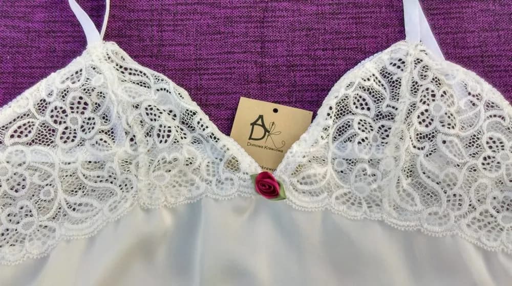 Jak uszyć koszulę nocną - proste kroki, które ułatwią szycie