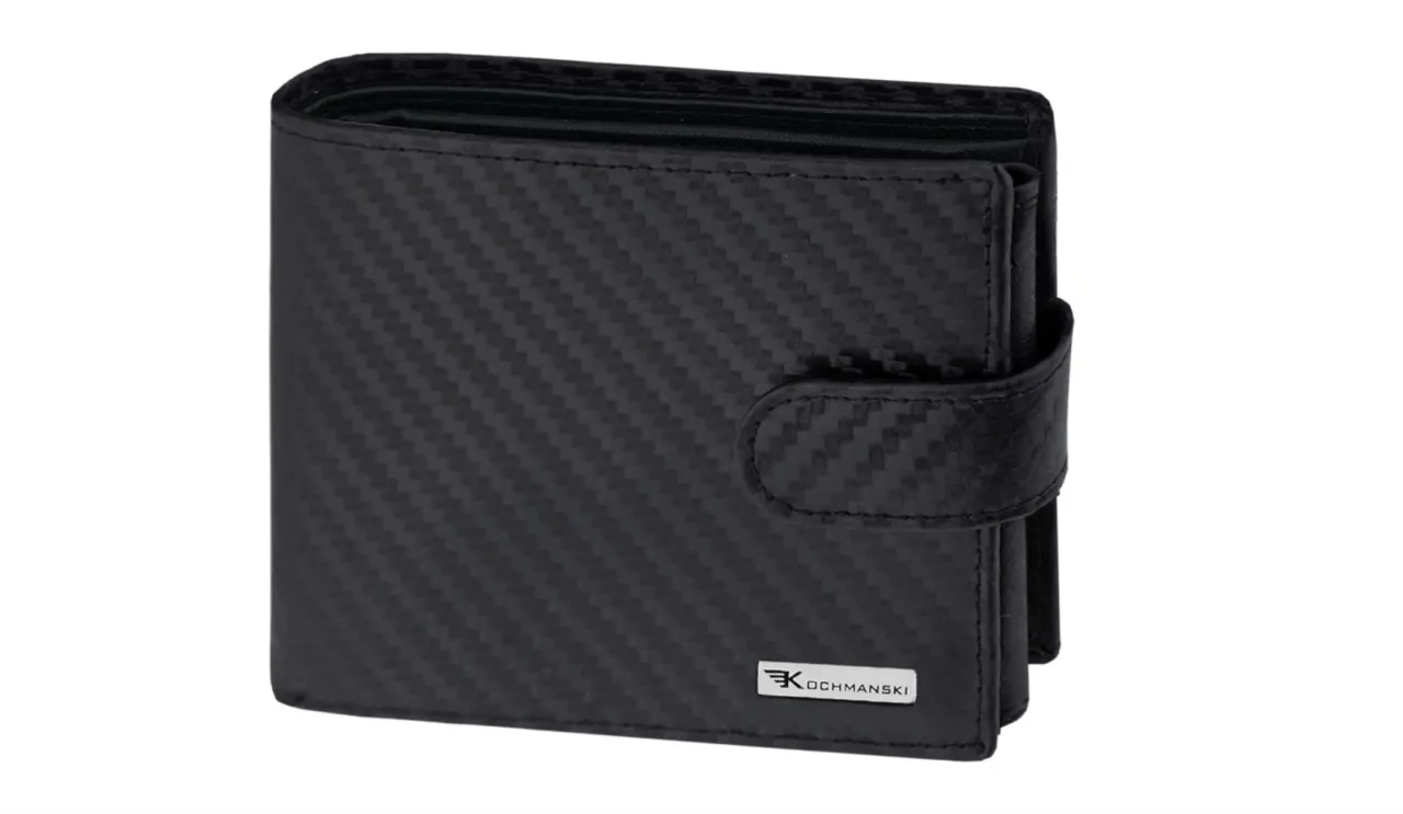 Dlaczego warto mieć dwa portfele męskie – na co dzień i na specjalne okazje?